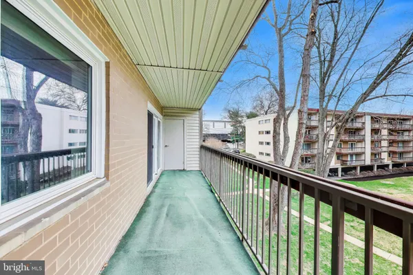 $2,000 | 7420 Lakeview Drive, Unit W205, Bethesda, MD 20817