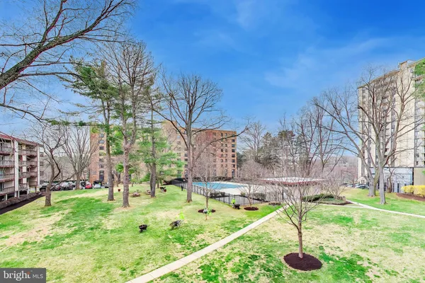 $2,000 | 7420 Lakeview Drive, Unit W205, Bethesda, MD 20817