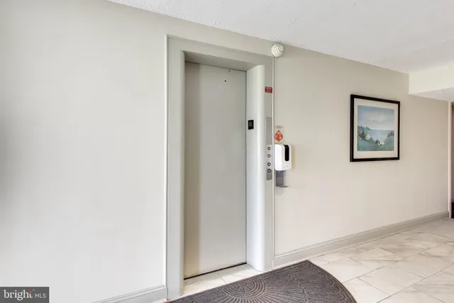$2,000 | 7420 Lakeview Drive, Unit W205, Bethesda, MD 20817