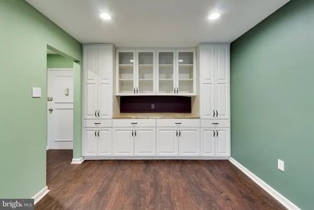 $2,000 | 7420 Lakeview Drive, Unit W205, Bethesda, MD 20817