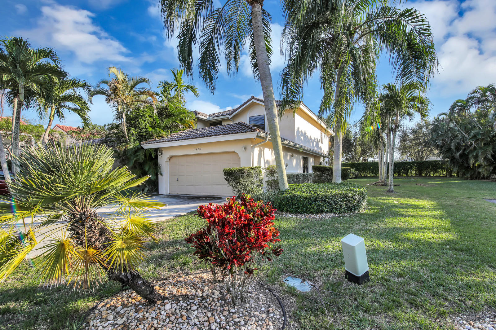 8602 Vía Giula Boca Raton, FL 33496 - Photo 3 of 27 Large Yard