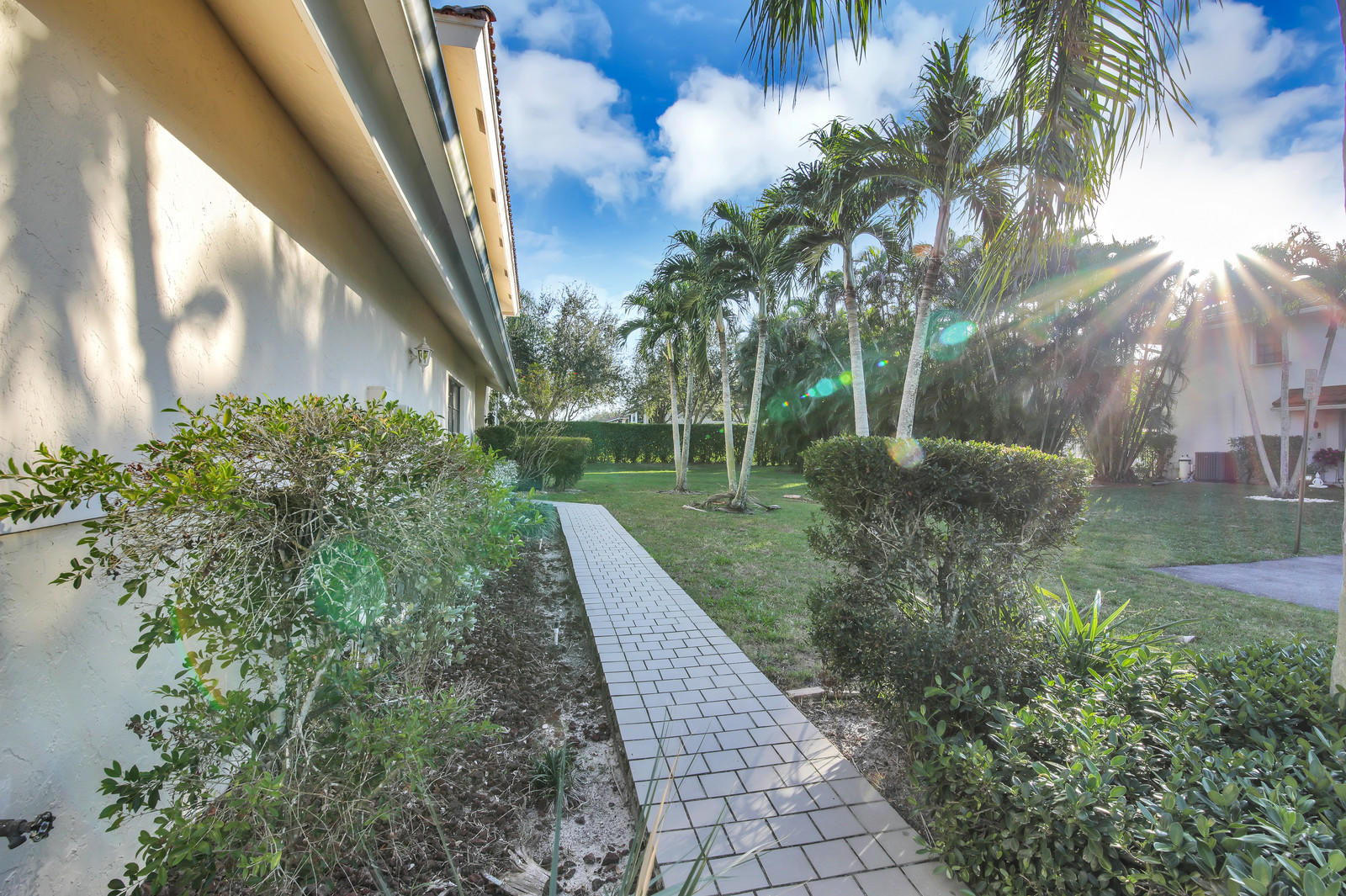 8602 Vía Giula Boca Raton, FL 33496 - Photo 4 of 27 Front Entrance Pathway