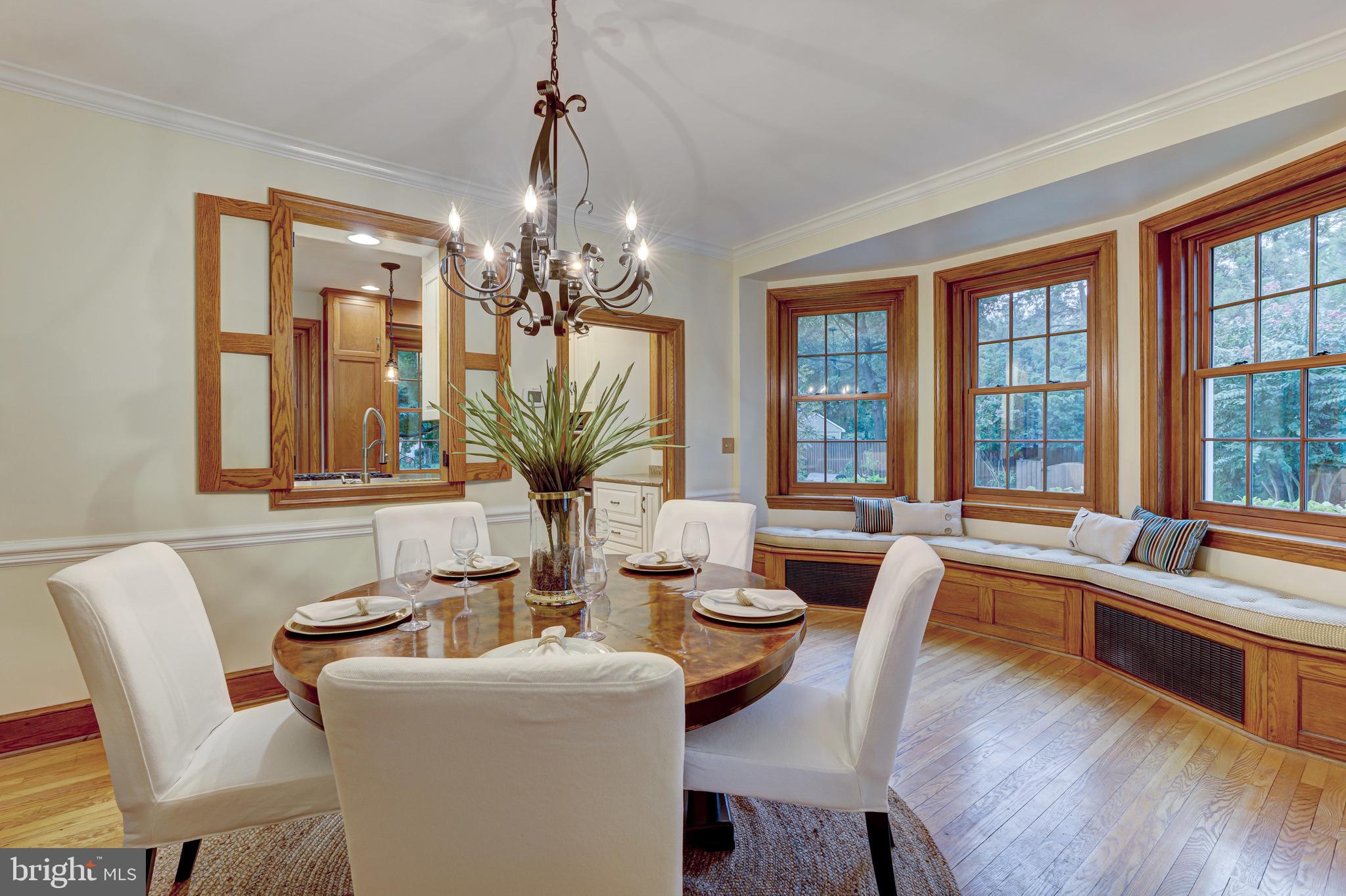 709 Dividing Road Severna Park, MD 21146 - Photo 12 of 73 Dining area w/ gorgeous bay window and bench seat
