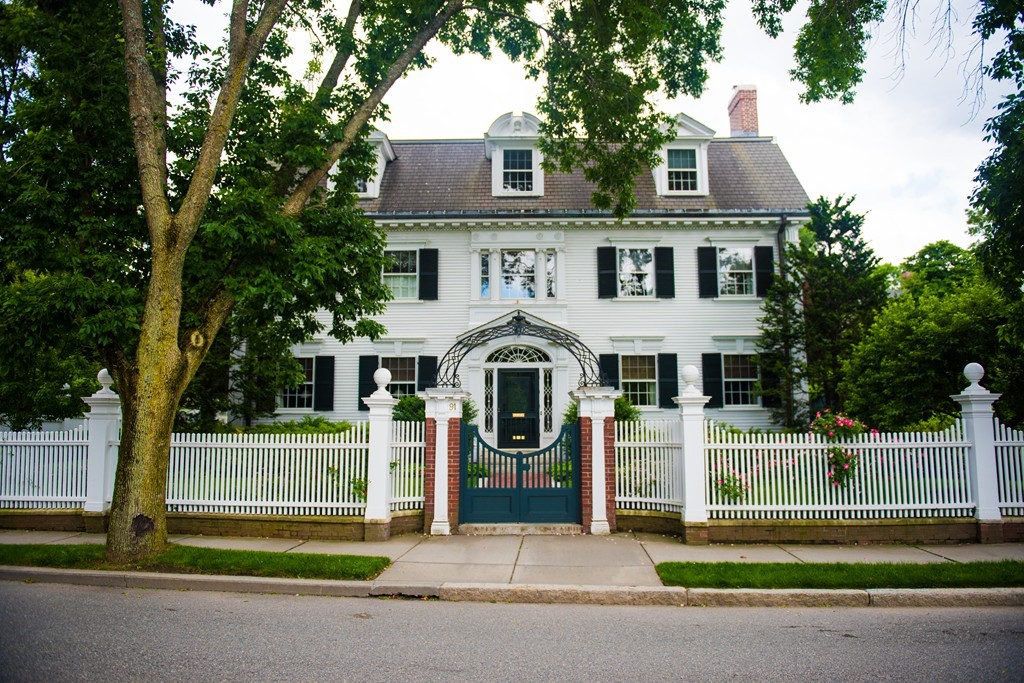 91 Middlesex Road Brookline, MA 02467 - Photo 1 of 27