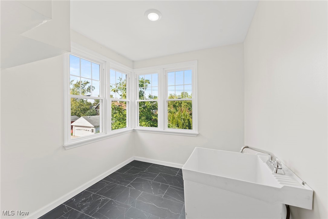 3267 Yorkshire Road Cleveland, OH 44118 - Photo 18 of 43 Gallery Image 18