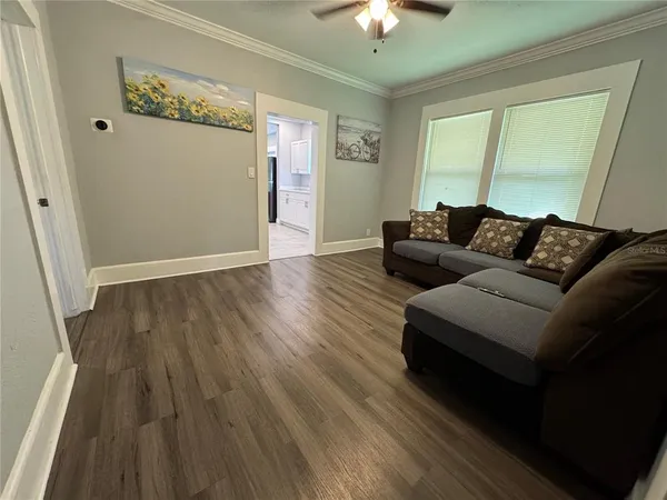 $2,400 | 1571 South Myrtle Avenue, Clearwater, FL 33756