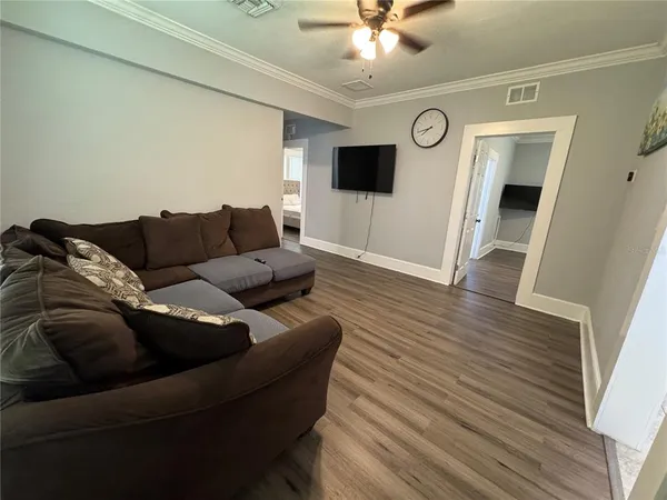 $2,400 | 1571 South Myrtle Avenue, Clearwater, FL 33756