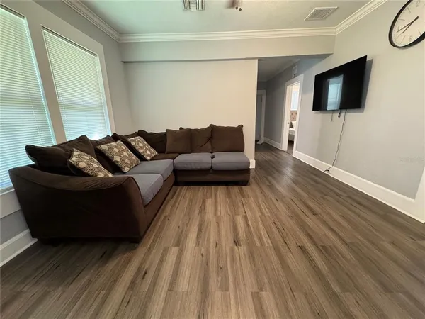 $2,400 | 1571 South Myrtle Avenue, Clearwater, FL 33756