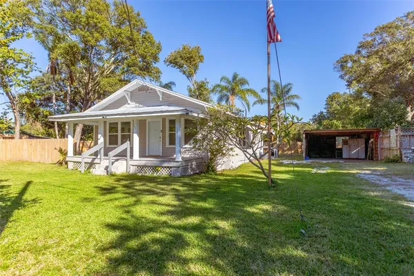 $2,400 | 1571 South Myrtle Avenue, Clearwater, FL 33756