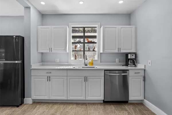 $2,400 | 1571 South Myrtle Avenue, Clearwater, FL 33756