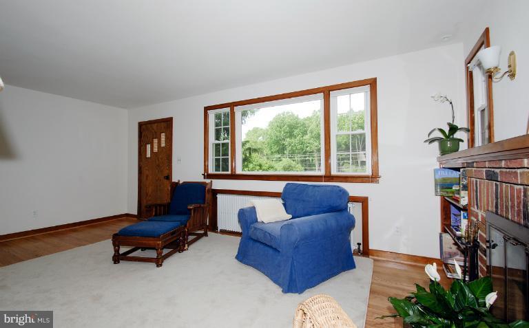 830 Randolph Road Silver Spring, MD 20904 - Photo 2 of 24 Living Room