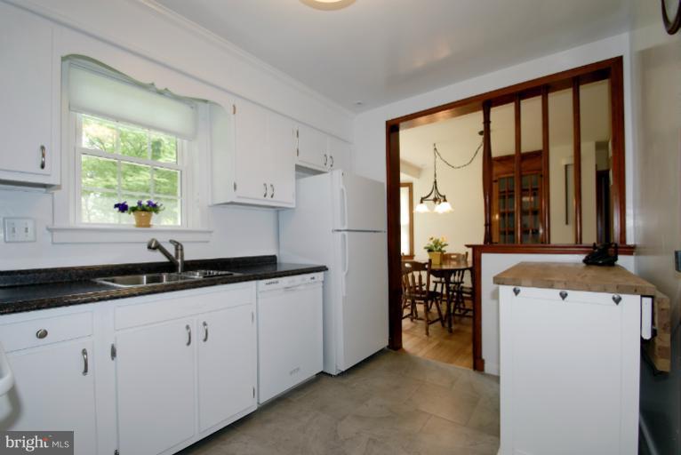 830 Randolph Road Silver Spring, MD 20904 - Photo 11 of 24 Kitchen