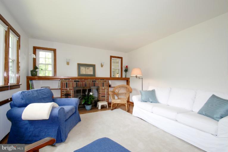 830 Randolph Road Silver Spring, MD 20904 - Photo 12 of 24 Living Room