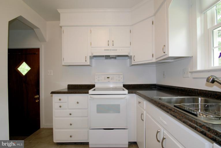 830 Randolph Road Silver Spring, MD 20904 - Photo 16 of 24 Kitchen