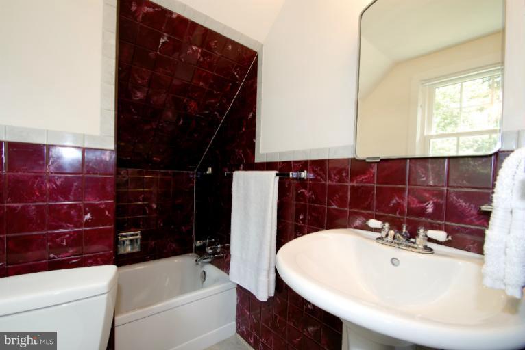 830 Randolph Road Silver Spring, MD 20904 - Photo 6 of 24 Bath (Master)