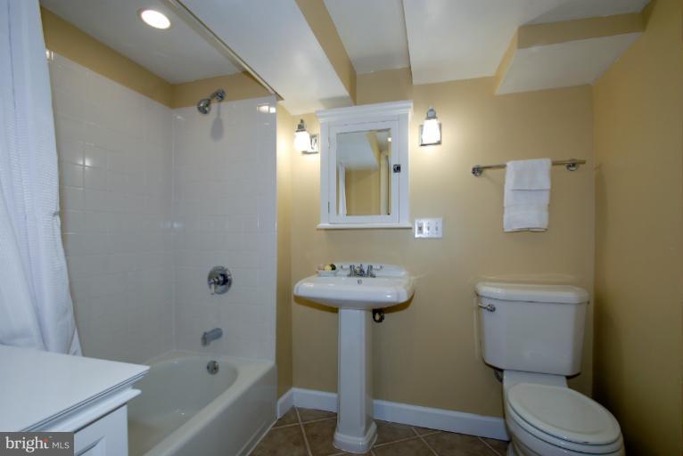 830 Randolph Road Silver Spring, MD 20904 - Photo 10 of 24 Bath