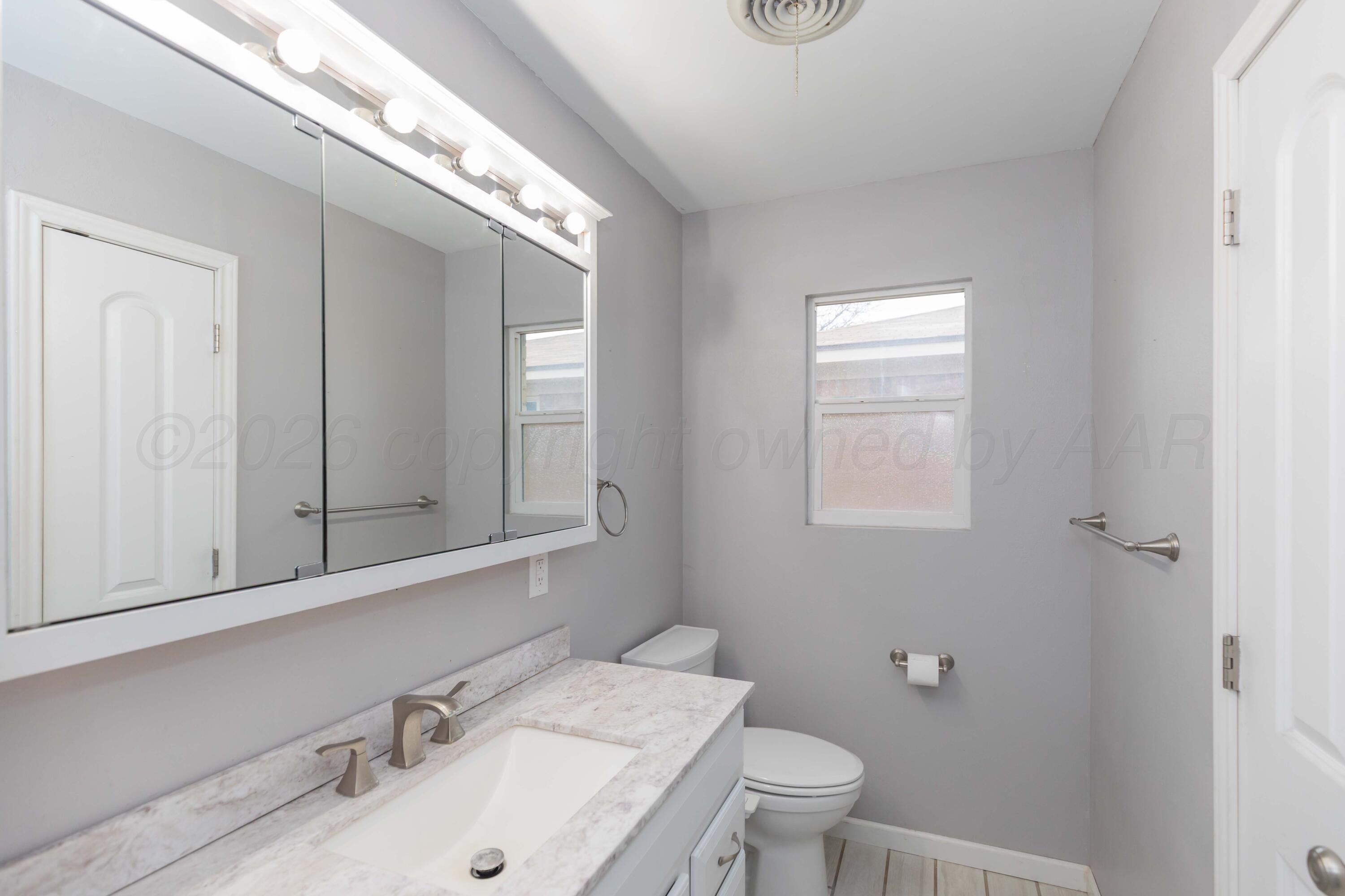 4202 Scotty Drive Amarillo, TX 79110 - Photo 26 of 30 BATHROOM 2 VIEW 1