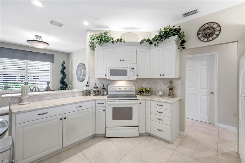 5924 Sand Wedge Lane, Unit 2002 Naples, FL 34110 - Photo 11 of 31