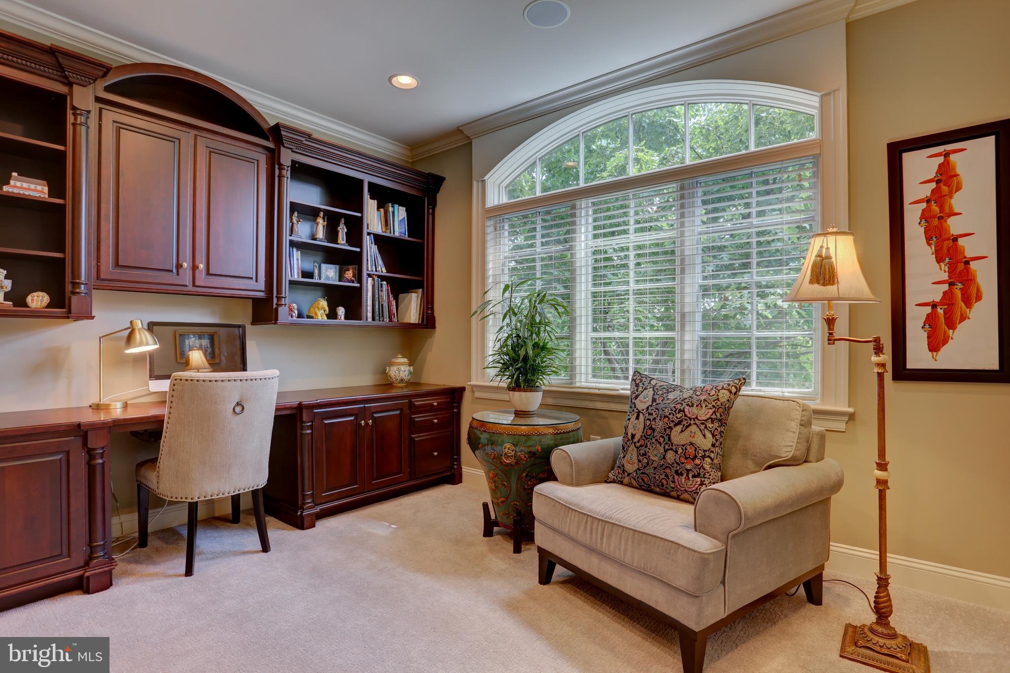 507 Dorset Street Lititz, PA 17543 - Photo 11 of 53 1st floor office