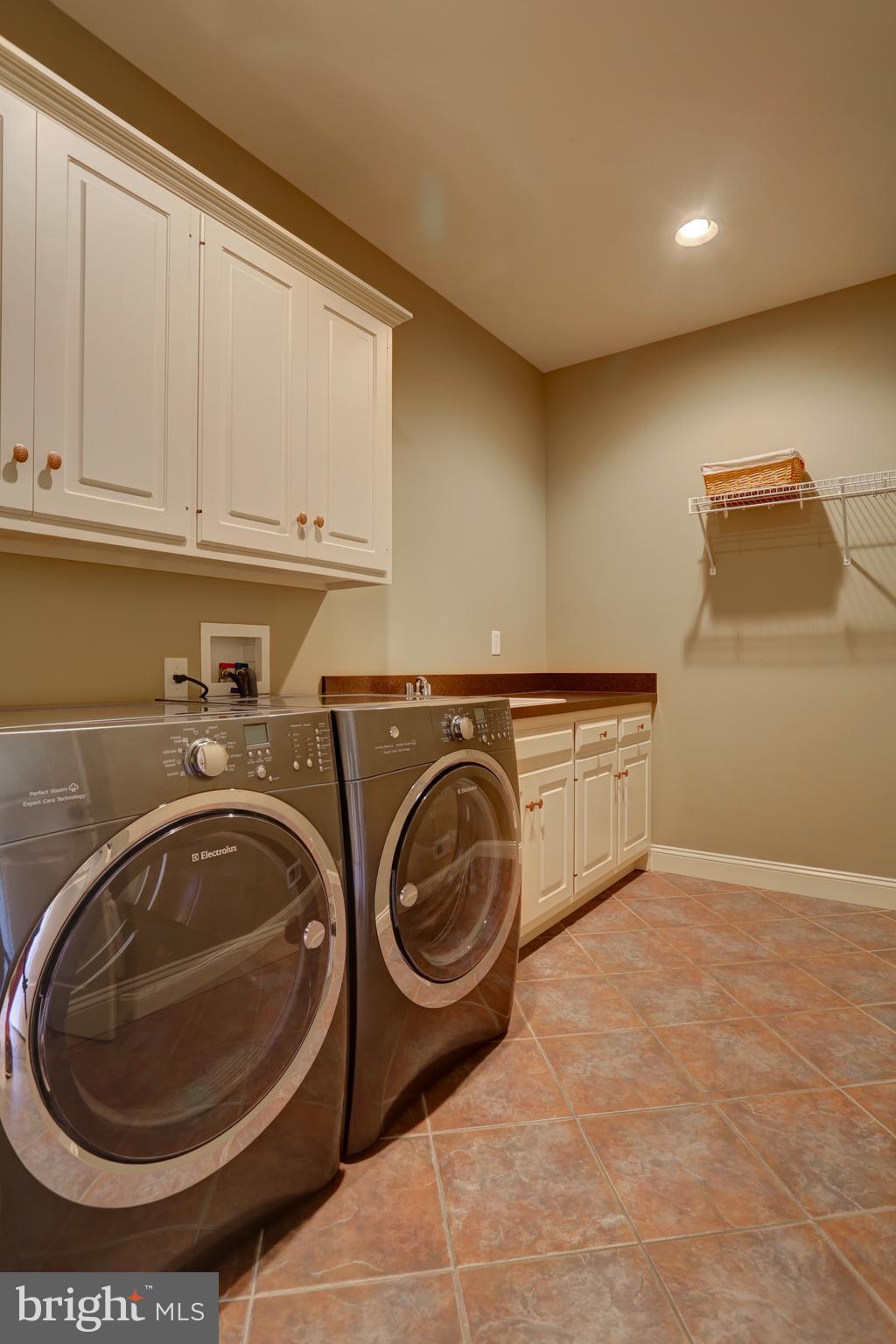 507 Dorset Street Lititz, PA 17543 - Photo 24 of 53 Laundry room - 1st floor