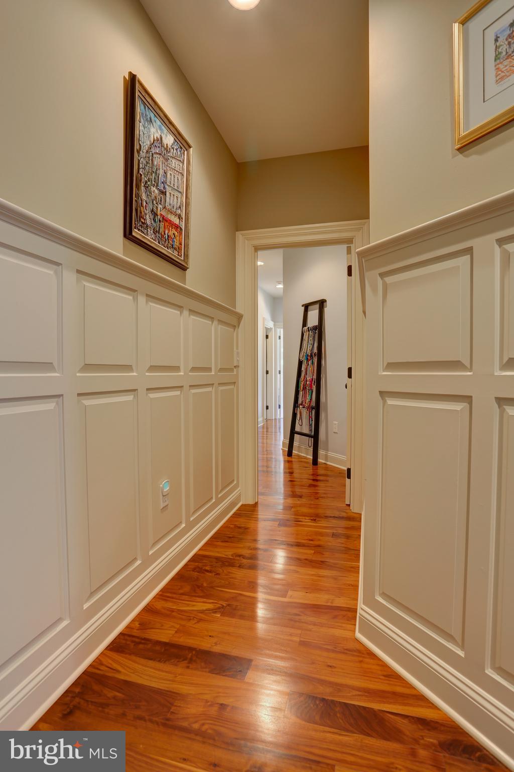 507 Dorset Street Lititz, PA 17543 - Photo 26 of 53 Hallway to 1st floor owner's suite