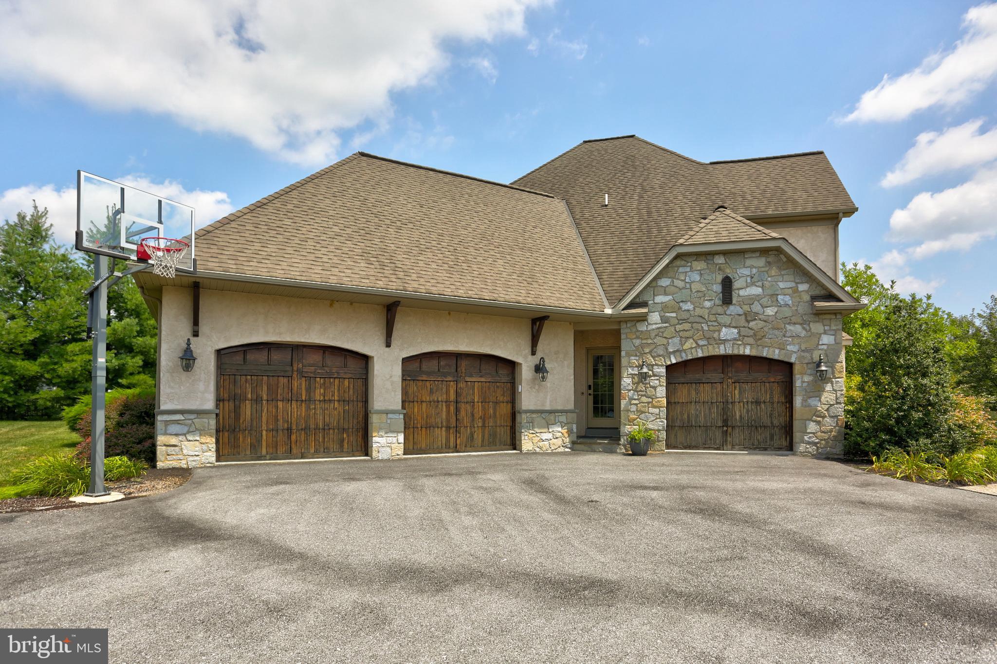 507 Dorset Street Lititz, PA 17543 - Photo 51 of 53 Garages