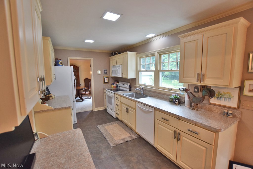38194 Dodds Hill Road Willoughby, OH 44094 - Photo 8 of 19