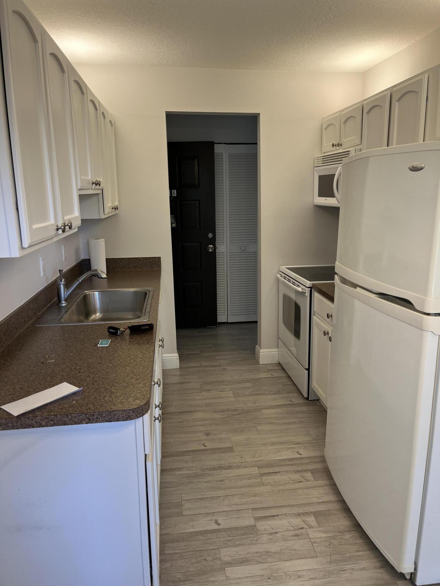 150 Pineview Road, Unit C6 Jupiter, FL 33469 - Photo 14 of 14 IMG_1984