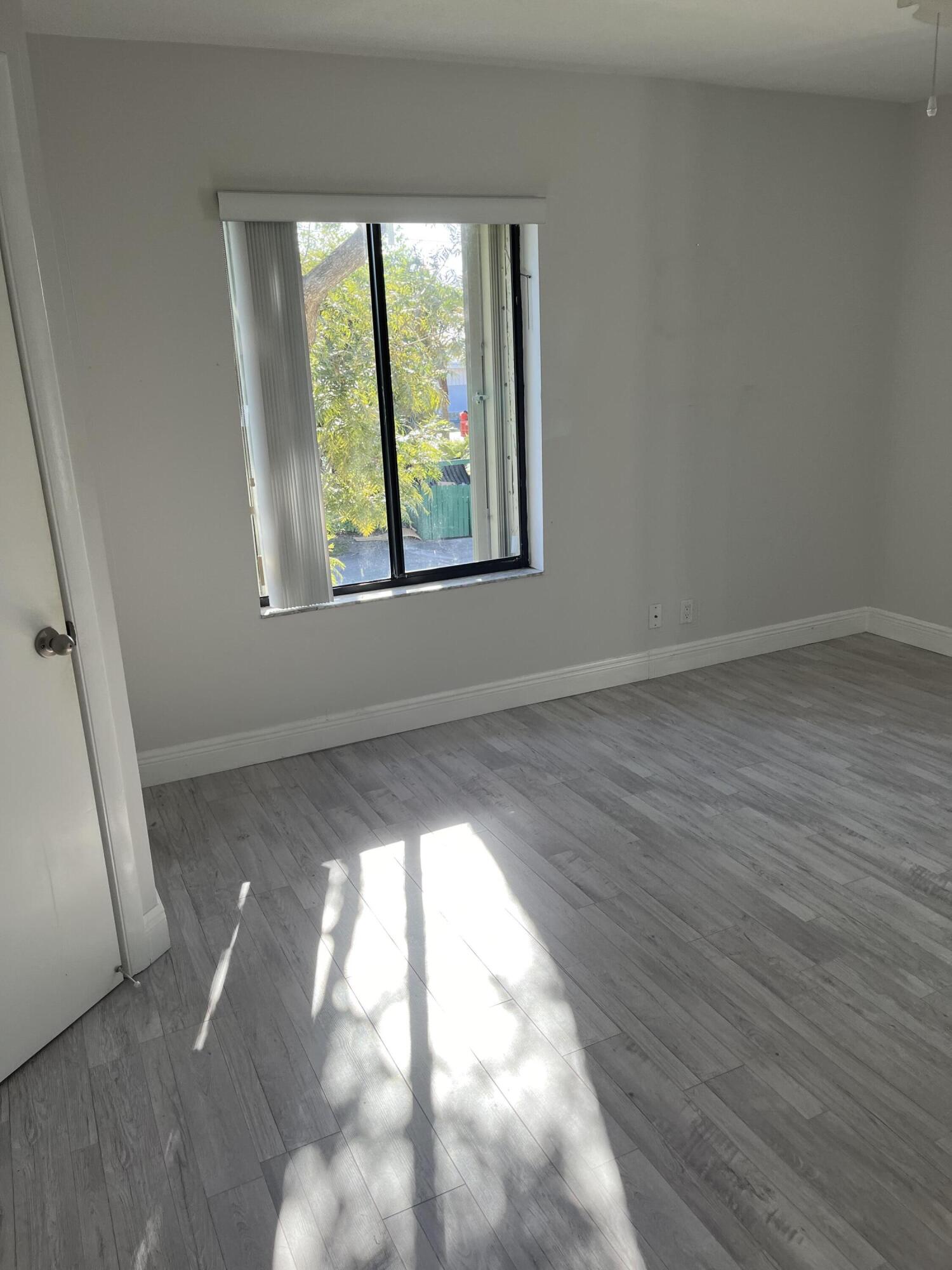 150 Pineview Road, Unit C6 Jupiter, FL 33469 - Photo 9 of 14 IMG_1978