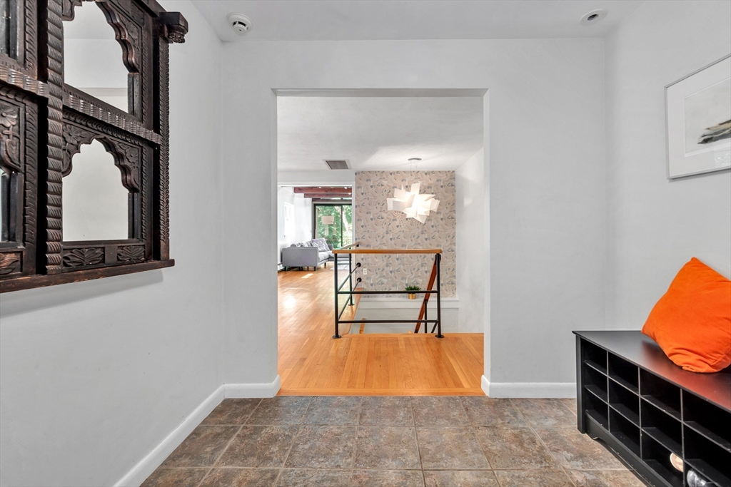 552 Concord Avenue Lexington, MA 02421 - Photo 5 of 31