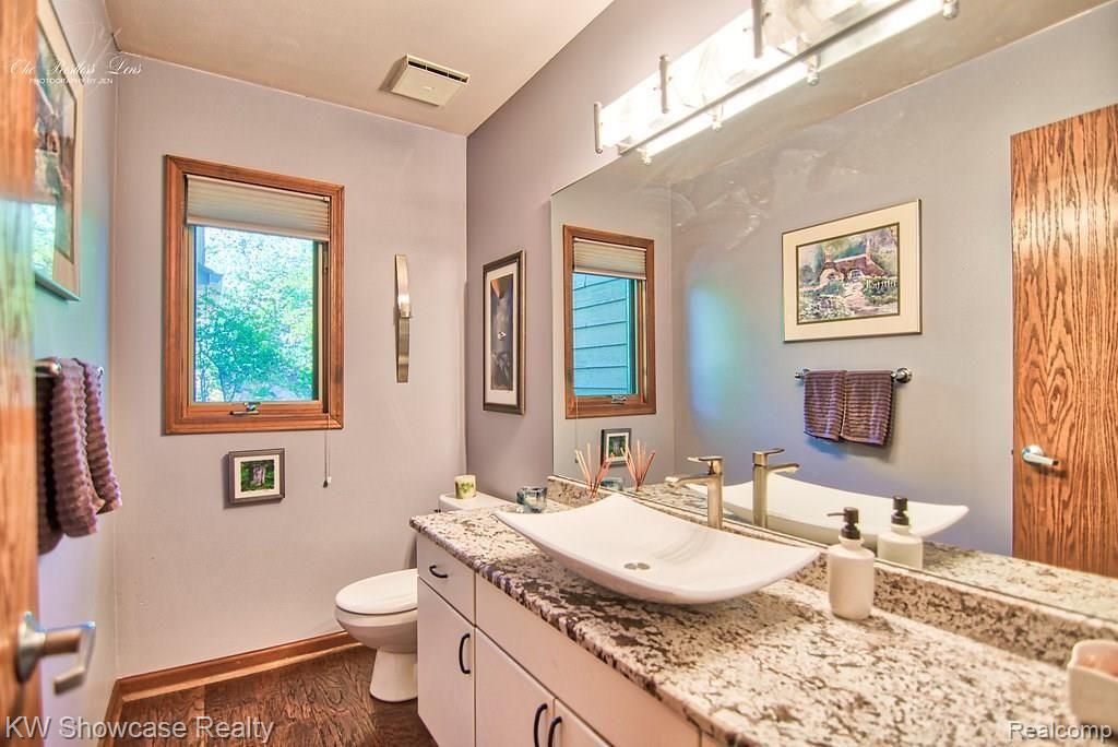 3348 Benstein Road Commerce Township, MI 48382 - Photo 17 of 40 Updated powder room