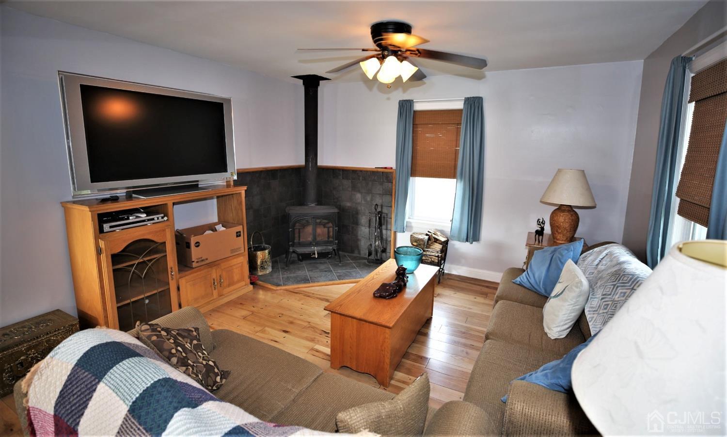 28 Major Road Monmouth Junction, NJ 08852 - Photo 4 of 39 Gallery Image 4