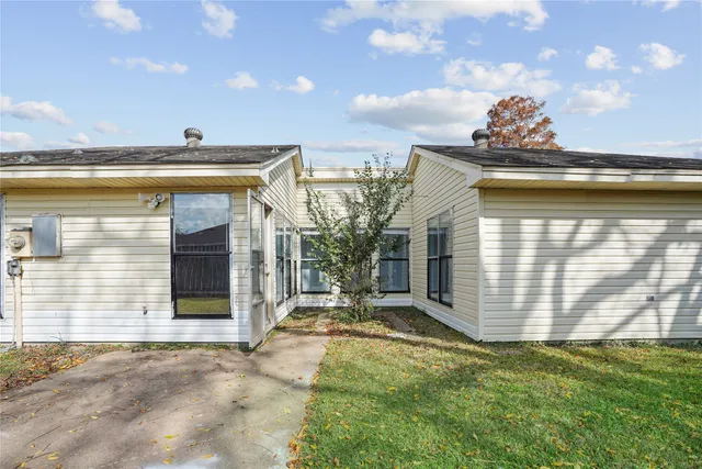 $2,000 | 2846 Mayflower Landing Court, Webster, TX 77598