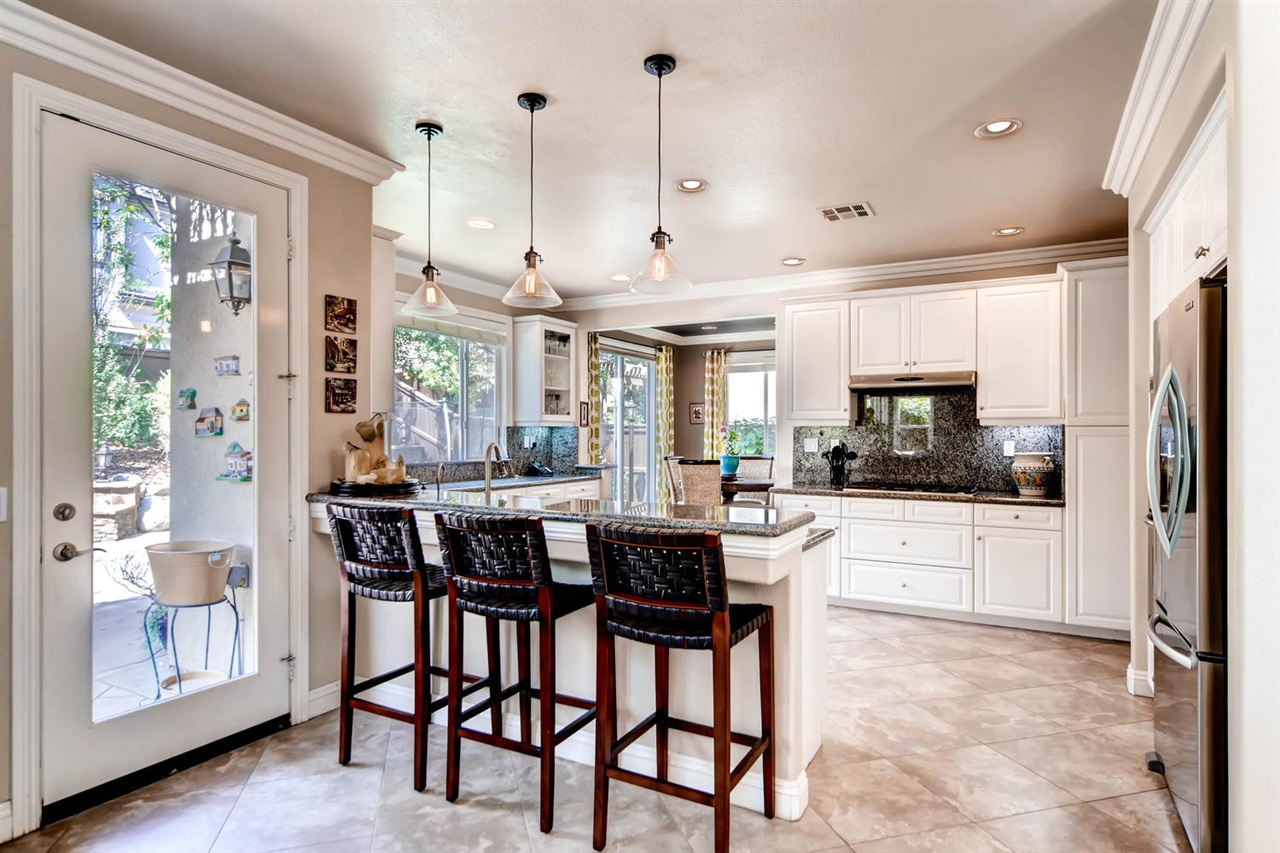 860 First Light Road San Marcos, CA 92078 - Photo 10 of 25