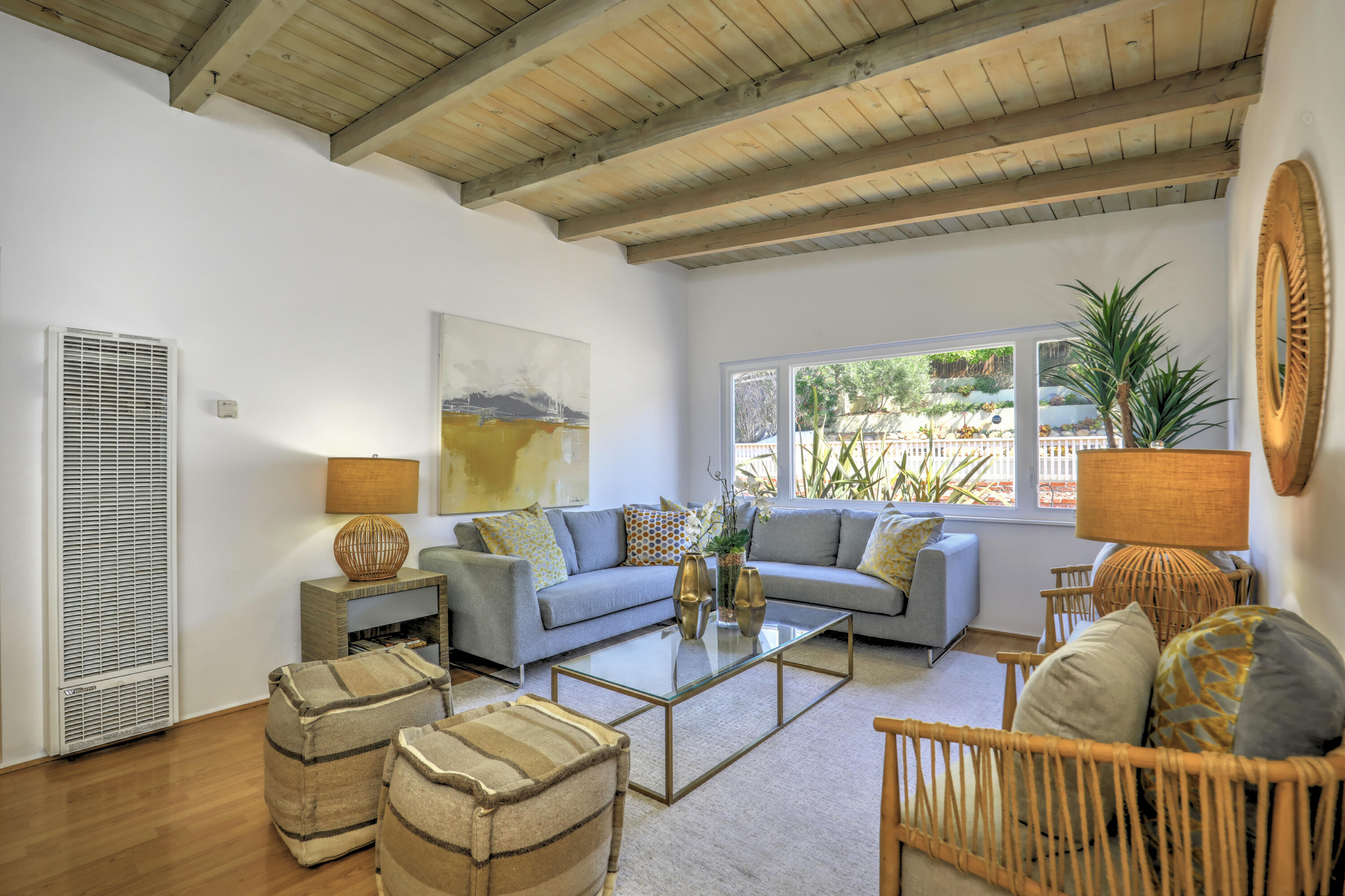 448 Fellowship Road Santa Barbara, CA 93109 - Photo 4 of 33 Living Room