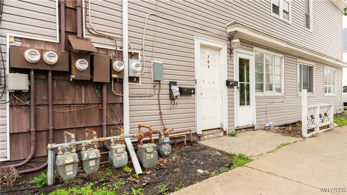 706 Terrace Boulevard Lancaster, NY 14043 - Photo 3 of 34