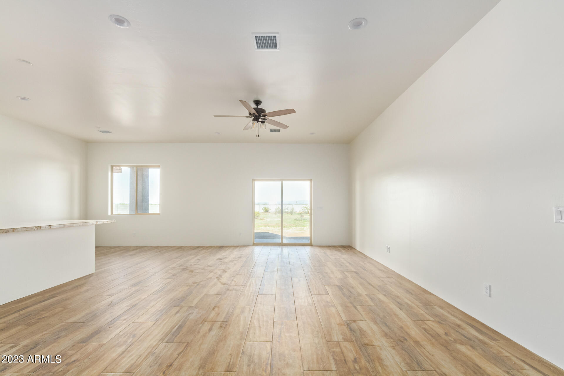 25202 West Montgomery Road Wittmann, AZ 85361 - Photo 10 of 50 Great Room