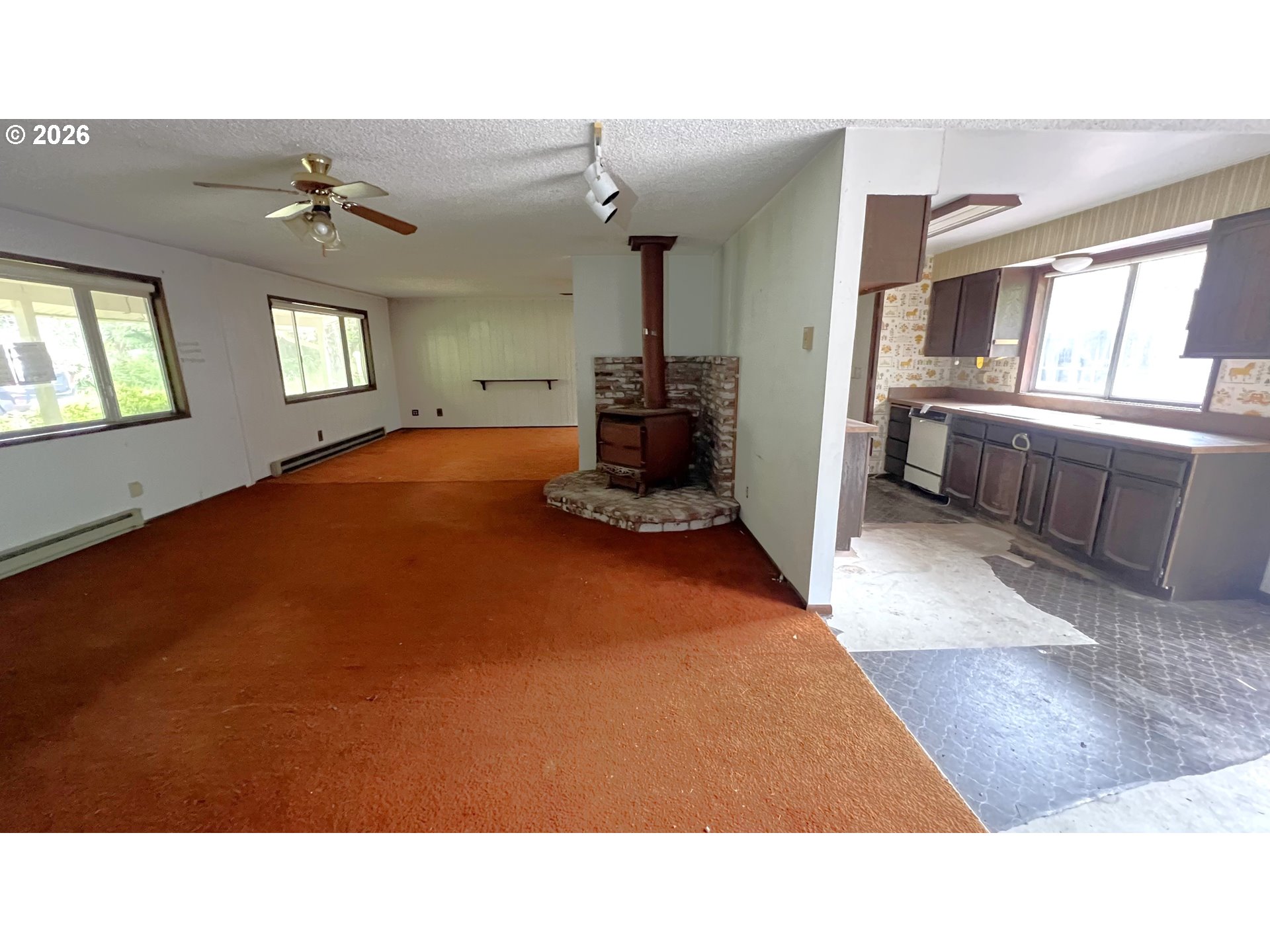 10082 Lone Pine Lane Myrtle Point, OR 97458 - Photo 12 of 19 Living Room/Dining Room