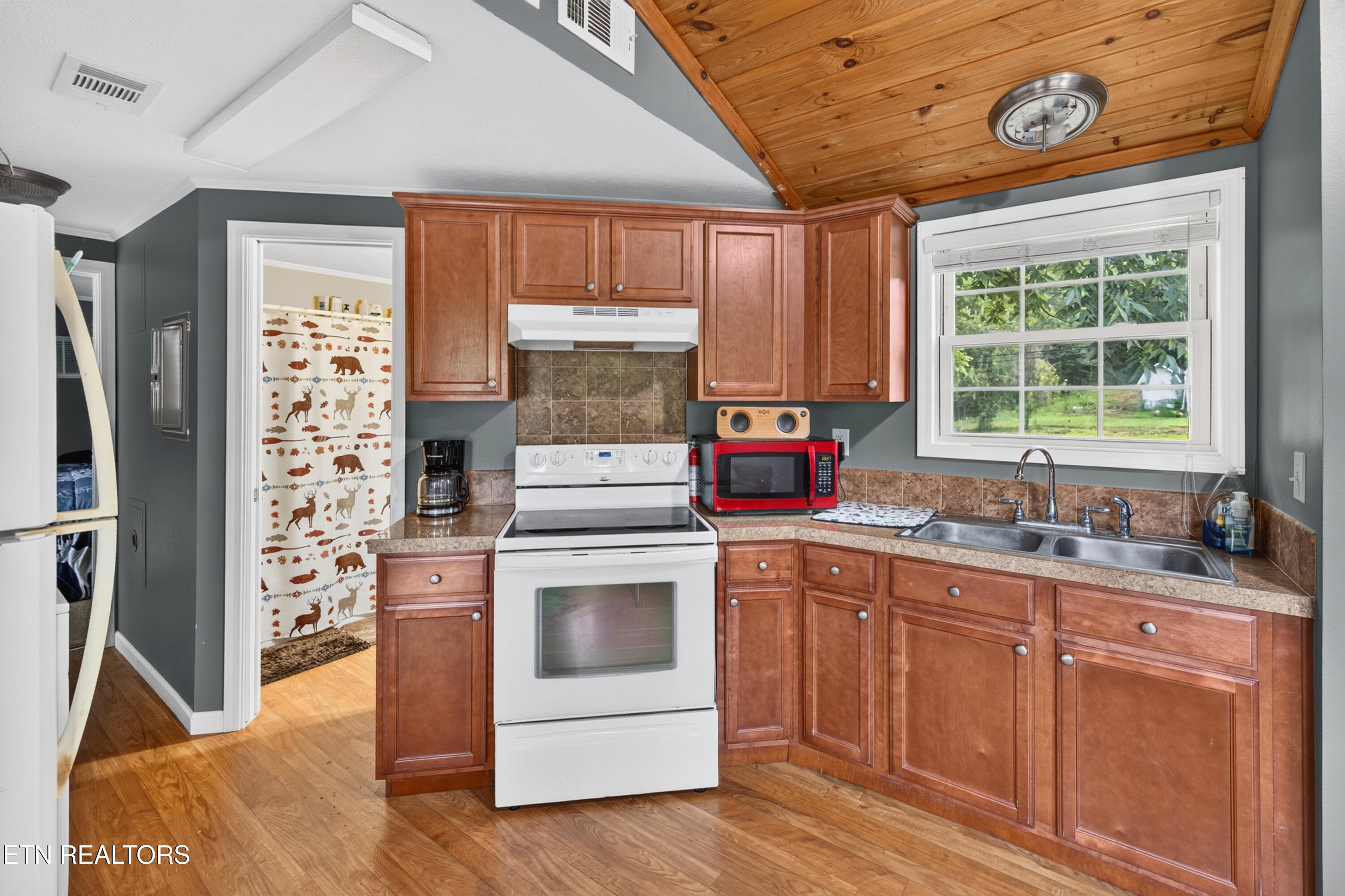 420 Blowing Cave Road Sevierville, TN 37876 - Photo 33 of 40 024-420BlowingCaveRoad-Sevierville-TN-37