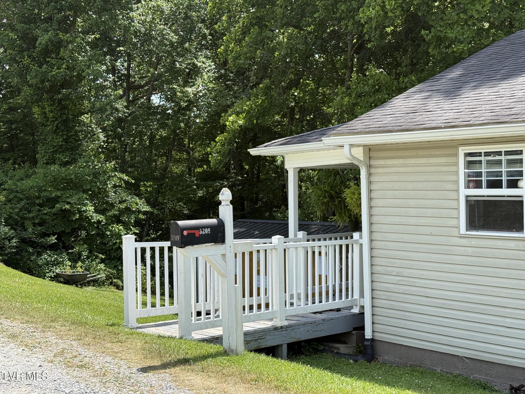 5209 Spotswood Road Norton, VA 24273 - Photo 28 of 31 3