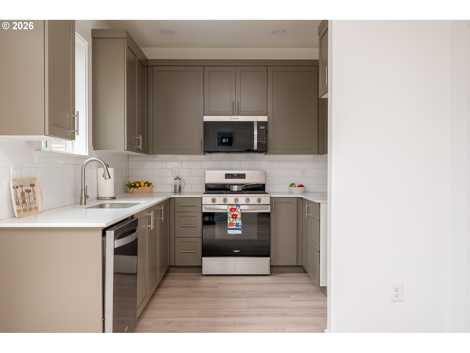 6225 Southeast Knapp Street, Unit A Portland, OR 97206 - Photo 12 of 32