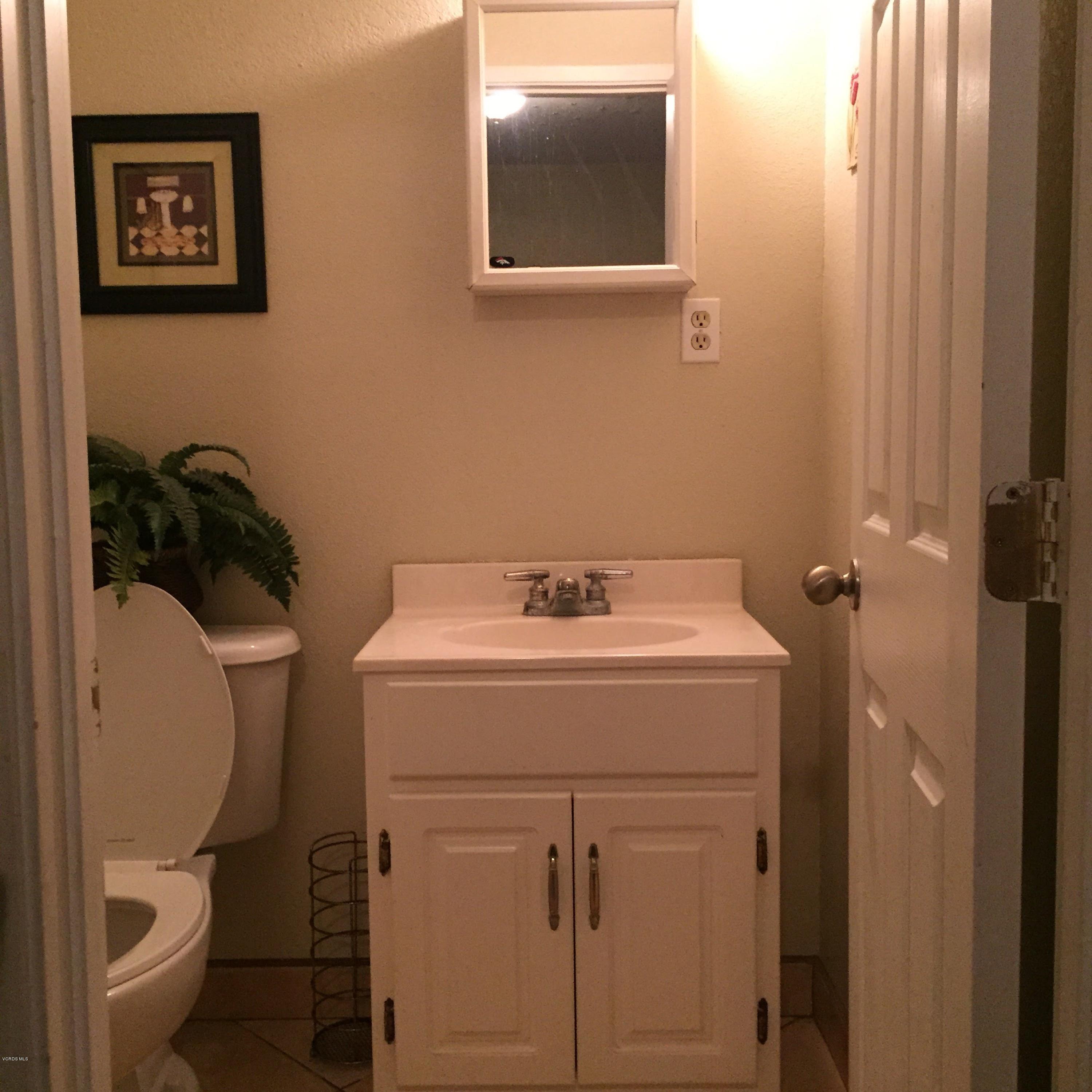 328 Brucker Road West Oxnard, CA 93033 - Photo 15 of 21 bathroom 2
