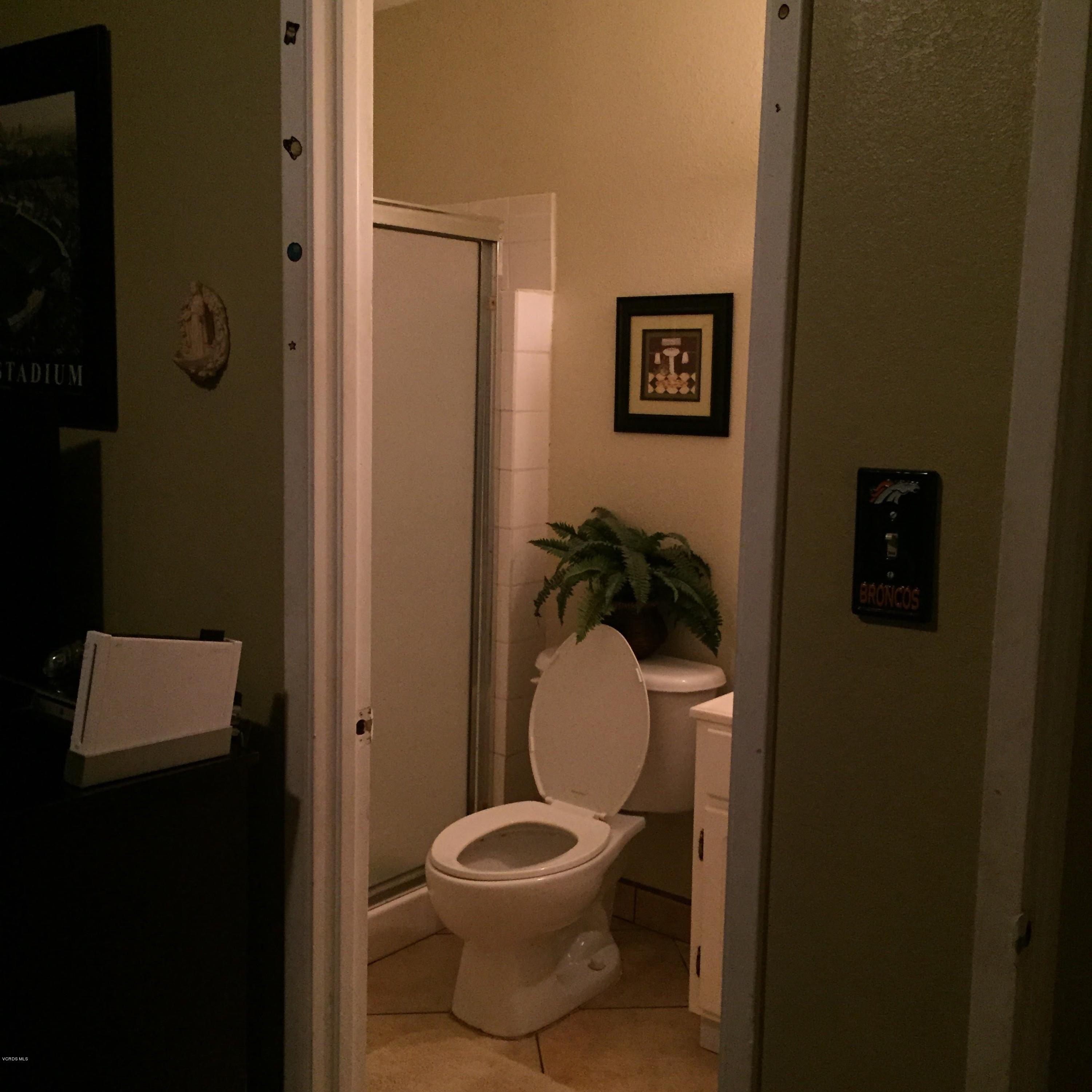 328 Brucker Road West Oxnard, CA 93033 - Photo 16 of 21 bathroom 2
