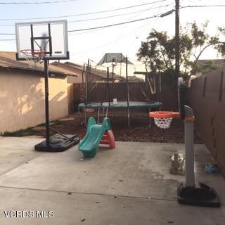 328 Brucker Road West Oxnard, CA 93033 - Photo 20 of 21 backyard