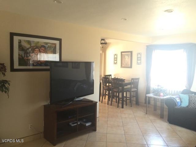 328 Brucker Road West Oxnard, CA 93033 - Photo 8 of 21 living room