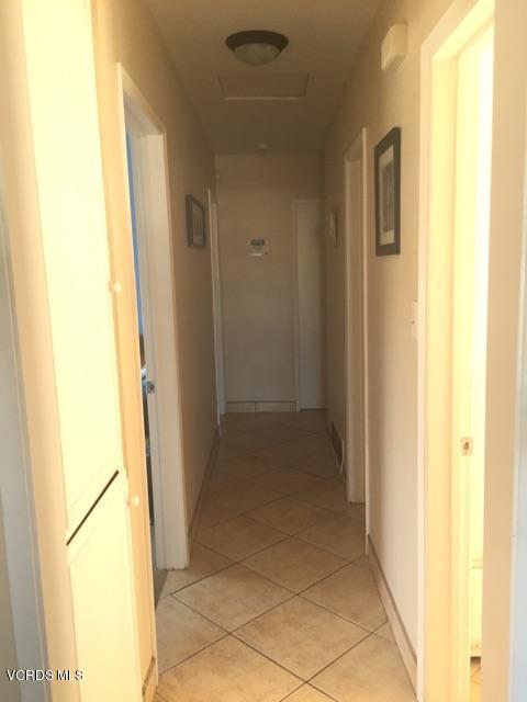 328 Brucker Road West Oxnard, CA 93033 - Photo 9 of 21 hallway