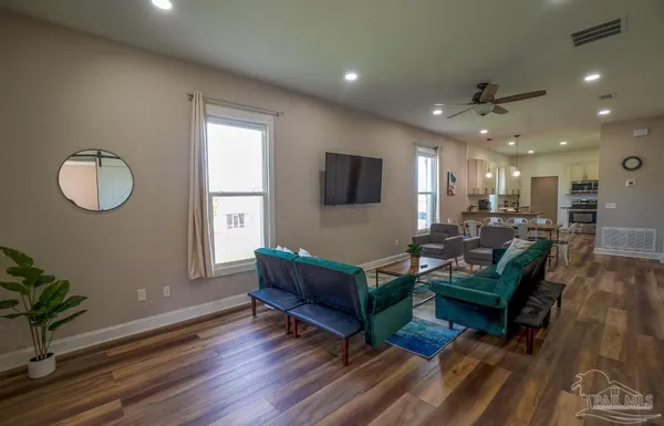 $2,700 | 23 East Brainerd Street, Pensacola, FL 32501