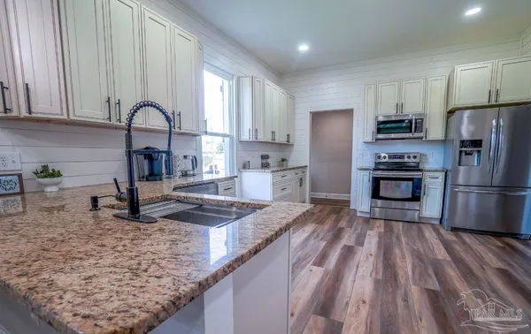 $2,700 | 23 East Brainerd Street, Pensacola, FL 32501