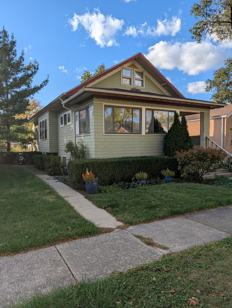 4220 Arthur Avenue Brookfield, IL 60513 - Photo 2 of 9