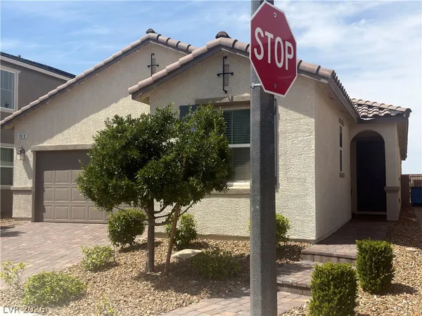 $2,700 | 3618 Tondela Lane, Henderson, NV 89044